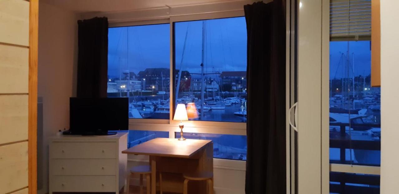Le Loft-Boat Apartment Deauville Exterior photo