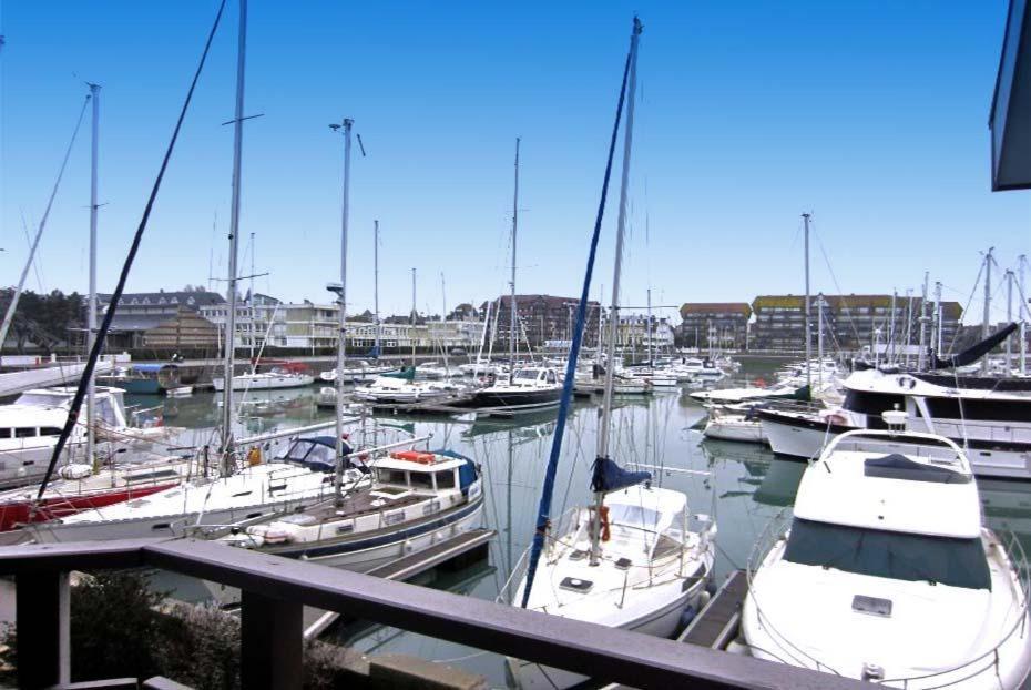 Le Loft-Boat Apartment Deauville Exterior photo