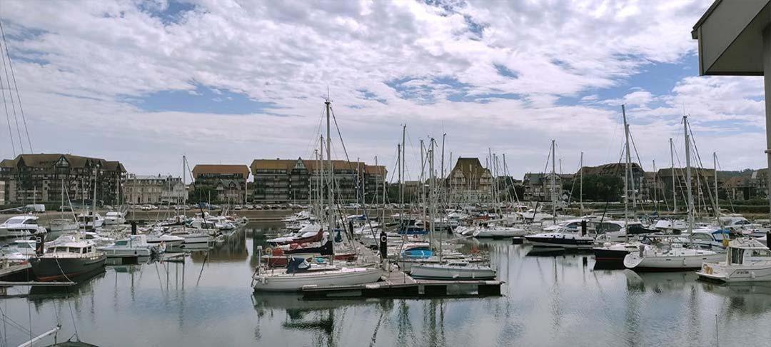 Le Loft-Boat Apartment Deauville Exterior photo