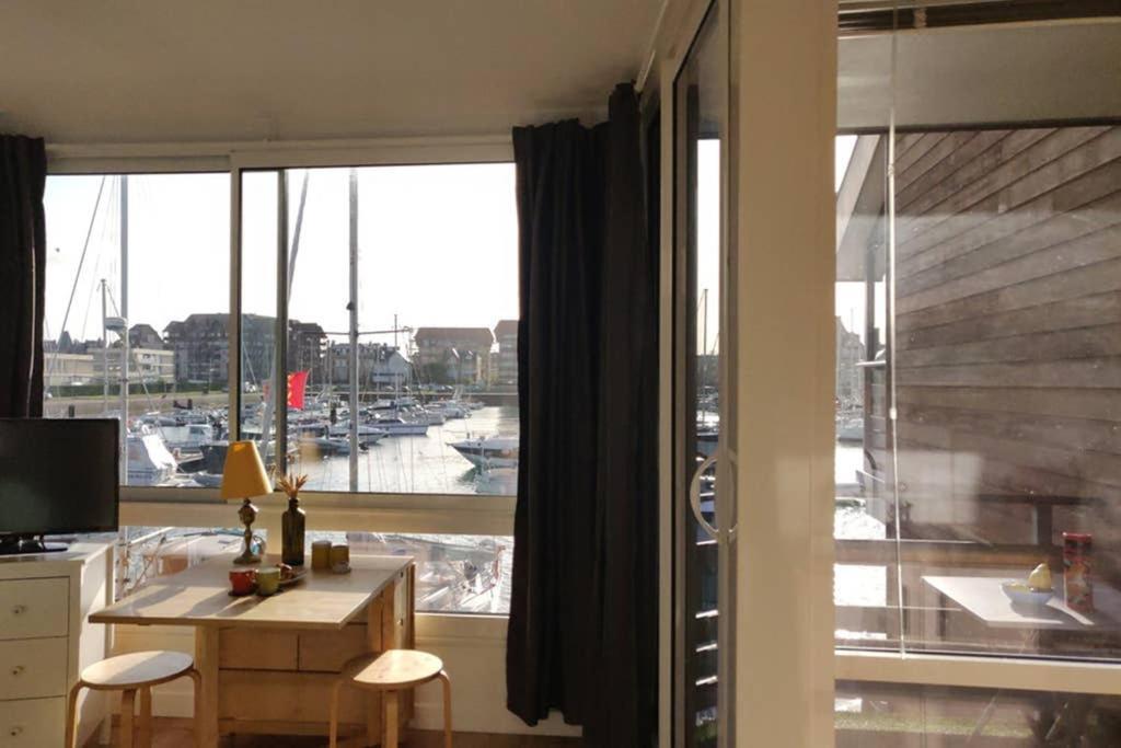Le Loft-Boat Apartment Deauville Exterior photo